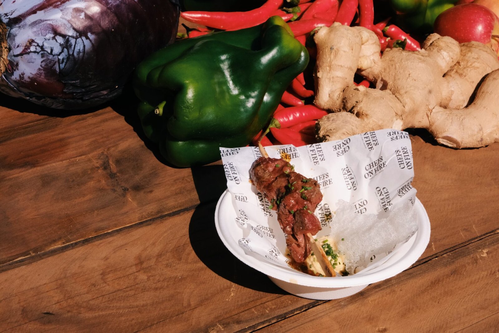 Chef Juan Barcos (Madre Rojas) – Carne
Pincho de wagyu argentino con demiyaki y yema curada